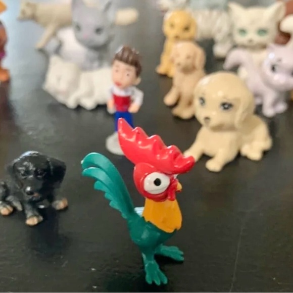 Mini toy animal figures lot of 31 cats/dogs Disney-Tsum Tsum-Barbie toys - Picture 6 of 9